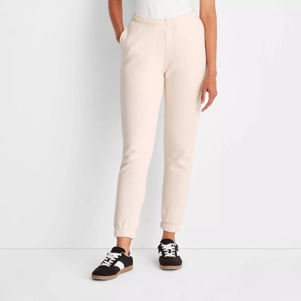NEW Universal Thread Women's Leisure Studio Mid-Rise Essential Joggers Cream